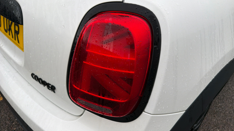 MINI Hatchback 1.5 Cooper Exclusive Premium 3dr Auto Petrol Hatchback